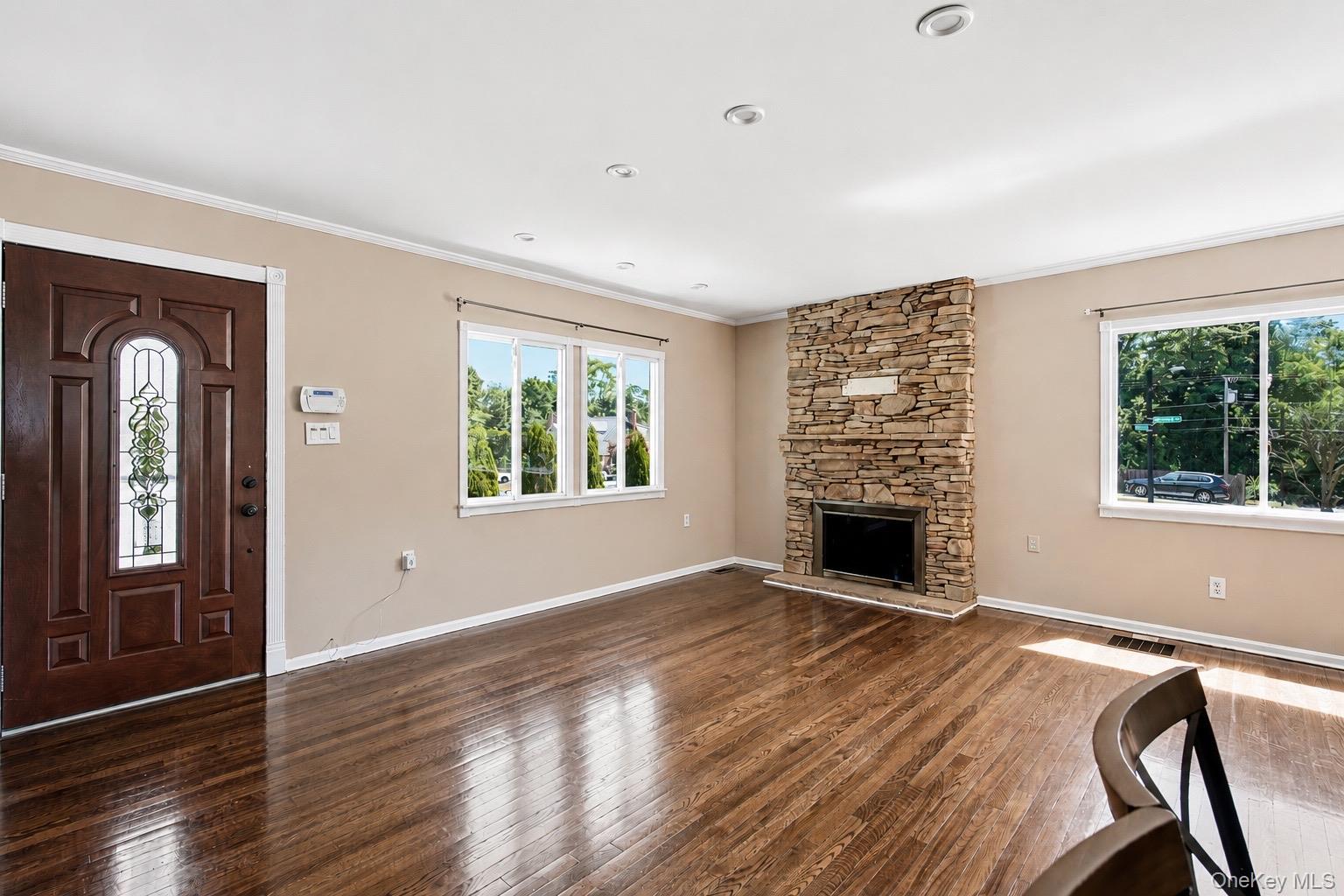 5 Willets Drive Property Photo 1