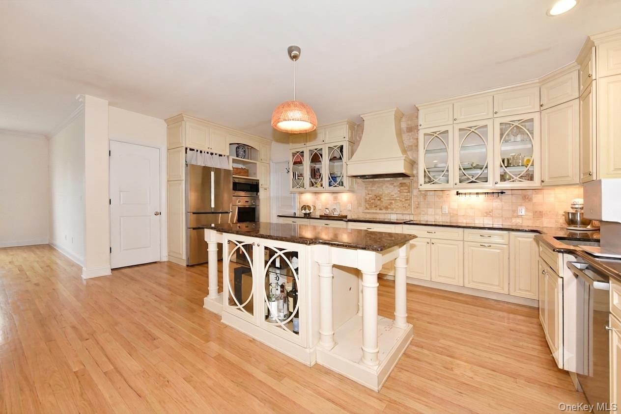 245 Harbor Hill Road Property Photo 10