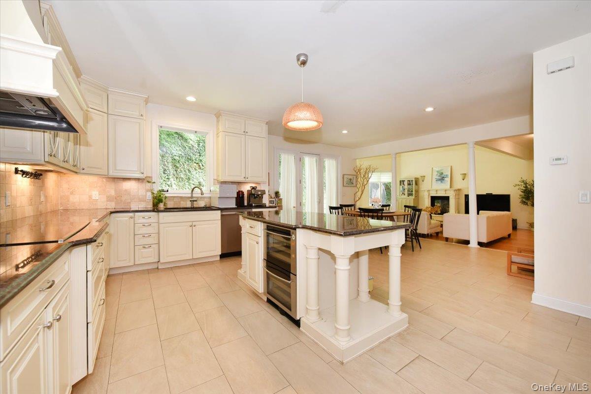 245 Harbor Hill Road Property Photo 12