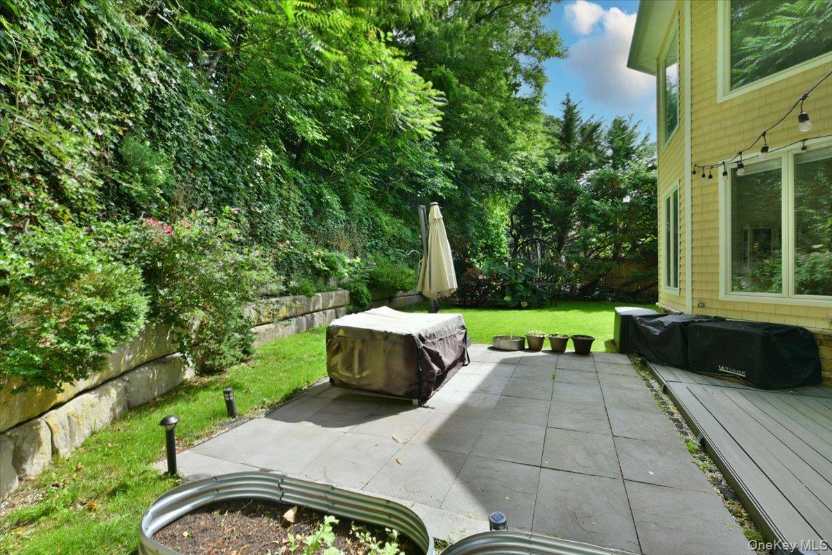 245 Harbor Hill Road Property Photo 32