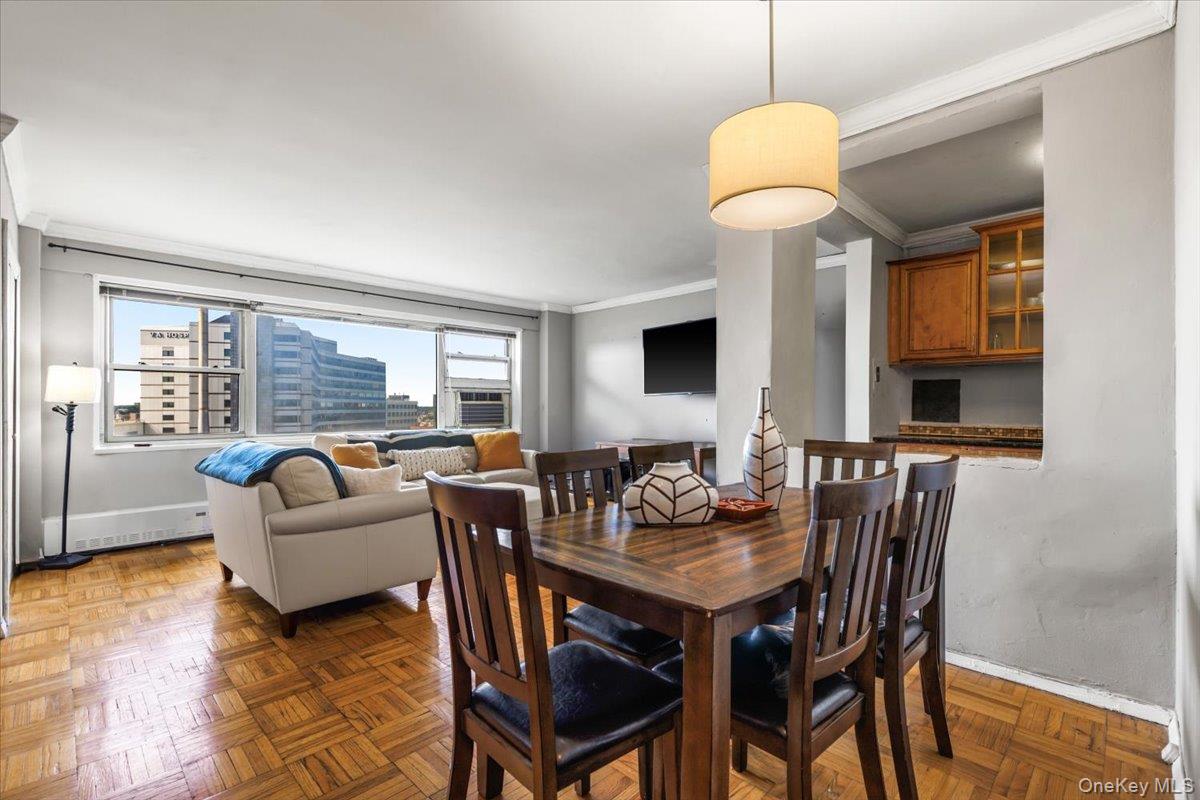 6 Fordham Hill Oval 12h Property Photo 6