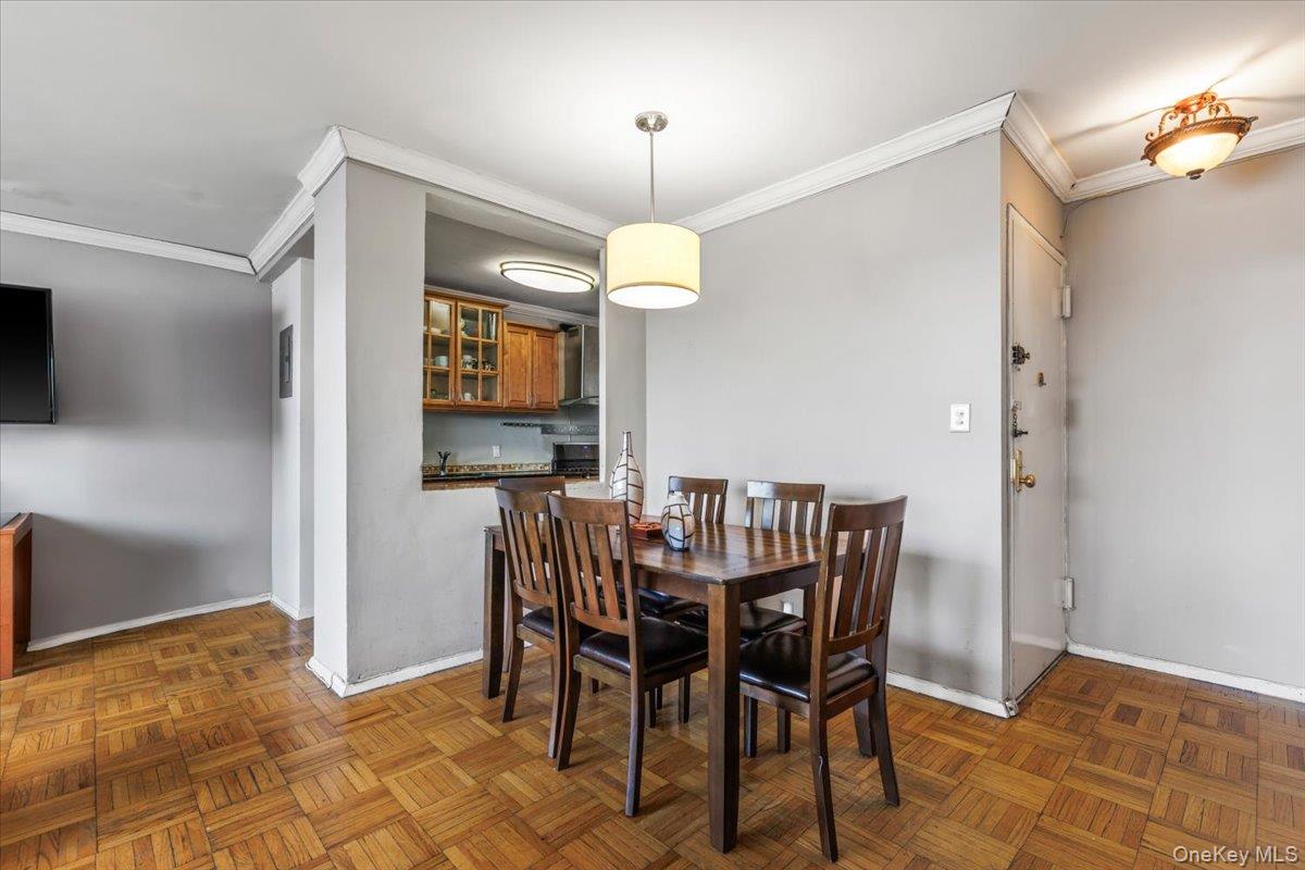 6 Fordham Hill Oval 12h Property Photo 7