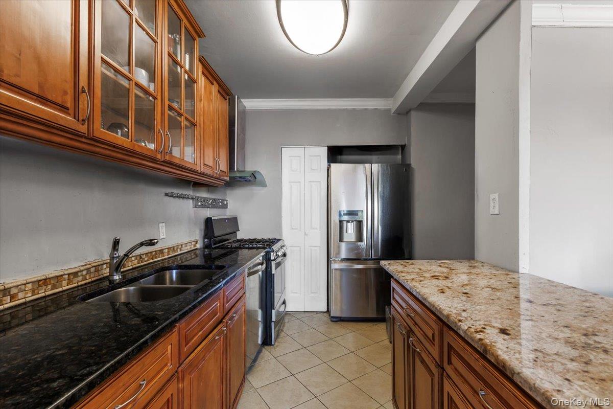 6 Fordham Hill Oval 12h Property Photo 8