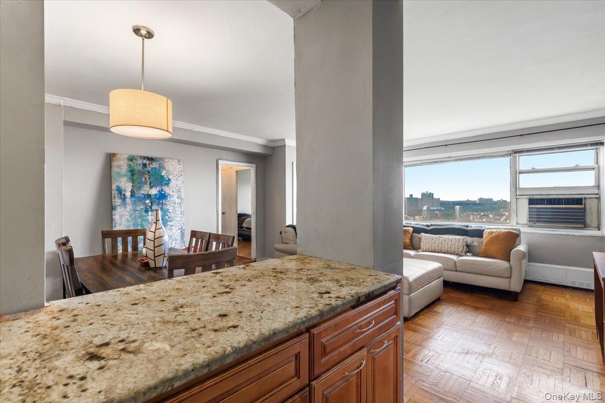 6 Fordham Hill Oval 12h Property Photo 10