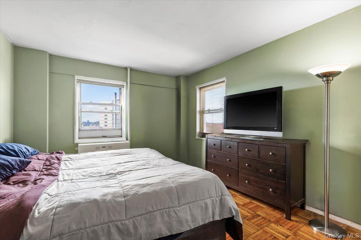 6 Fordham Hill Oval 12h Property Photo 12