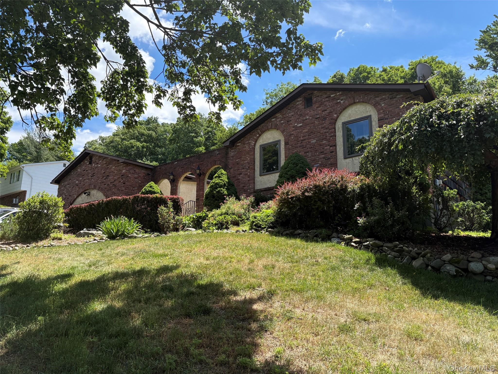 12 Arlington Drive Property Photo 6