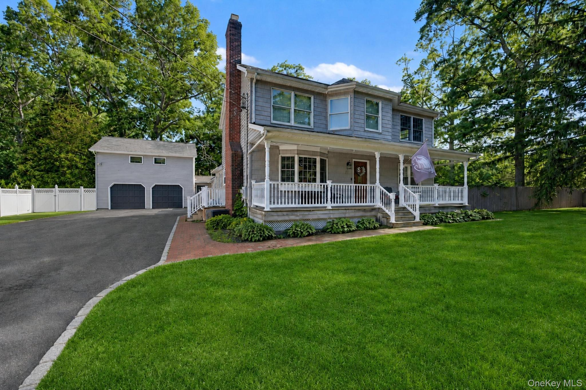 20 Richmond Boulevard Property Photo 2