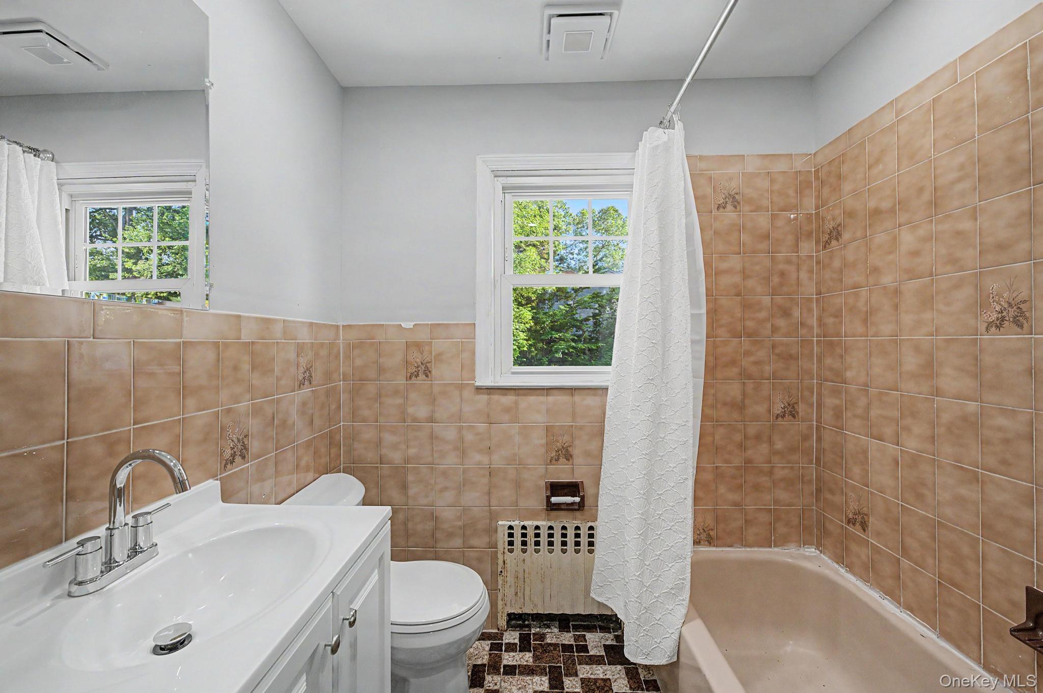 20 Richmond Boulevard Property Photo 18