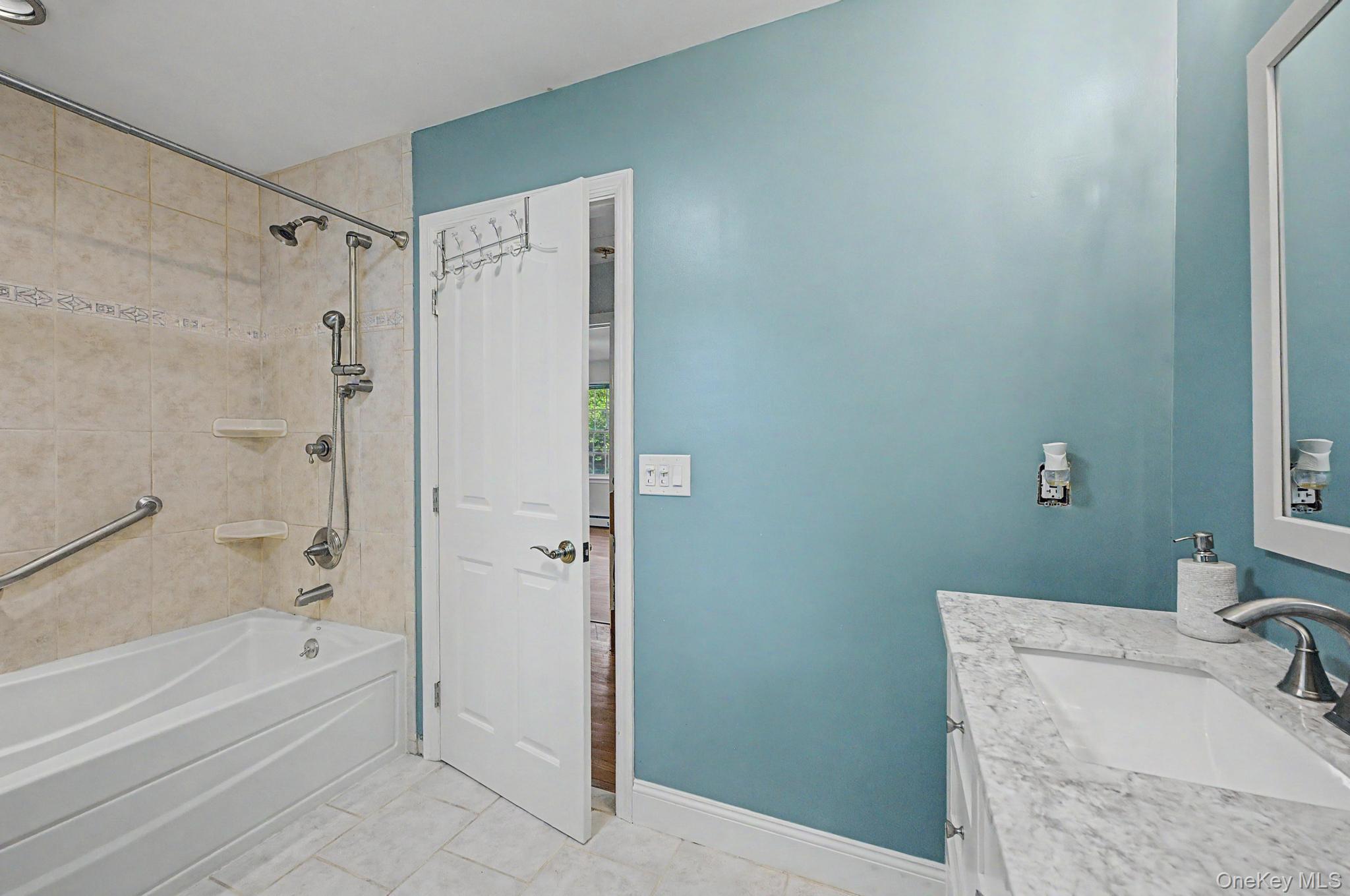 20 Richmond Boulevard Property Photo 27