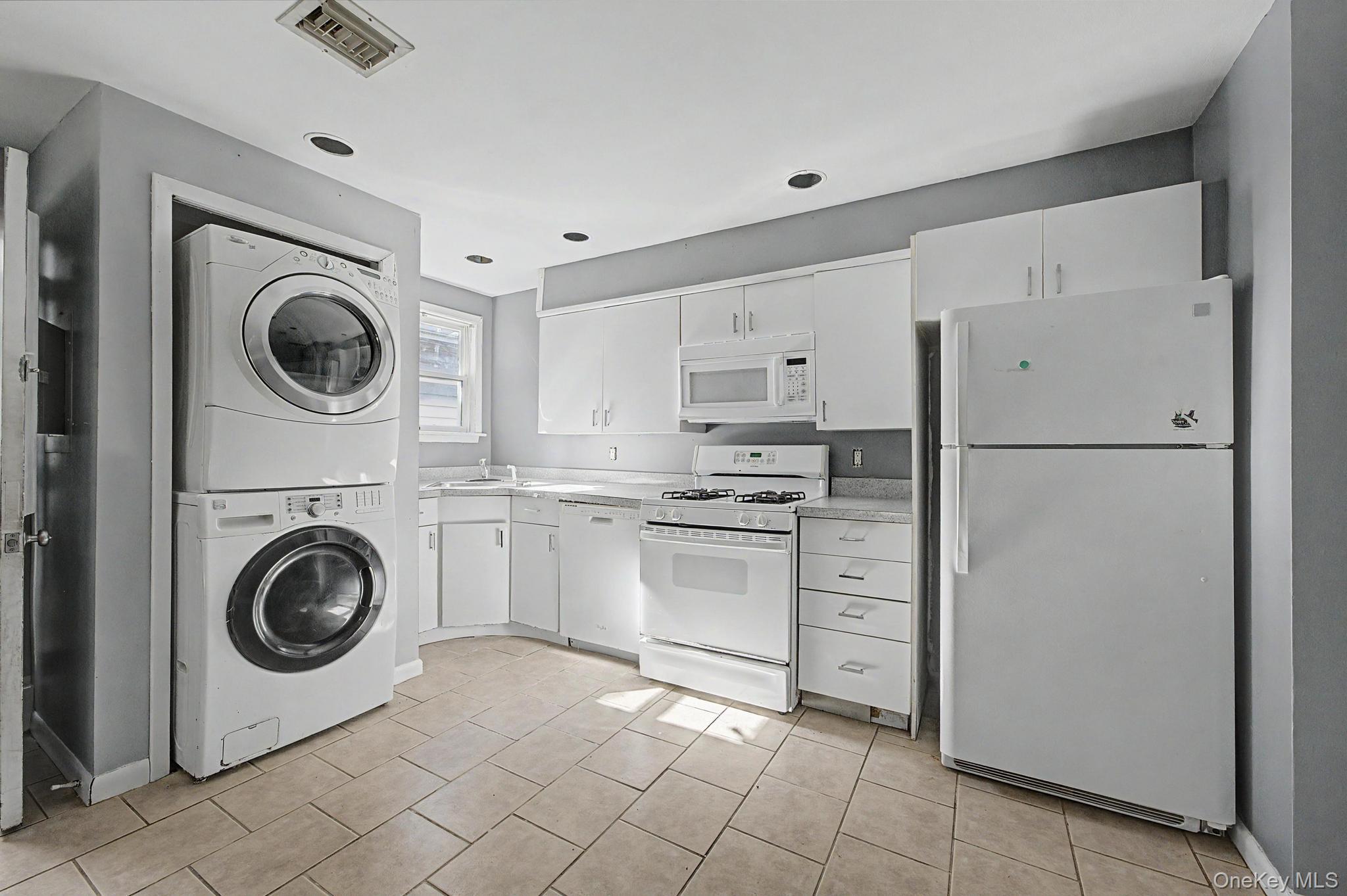 20 Richmond Boulevard Property Photo 28