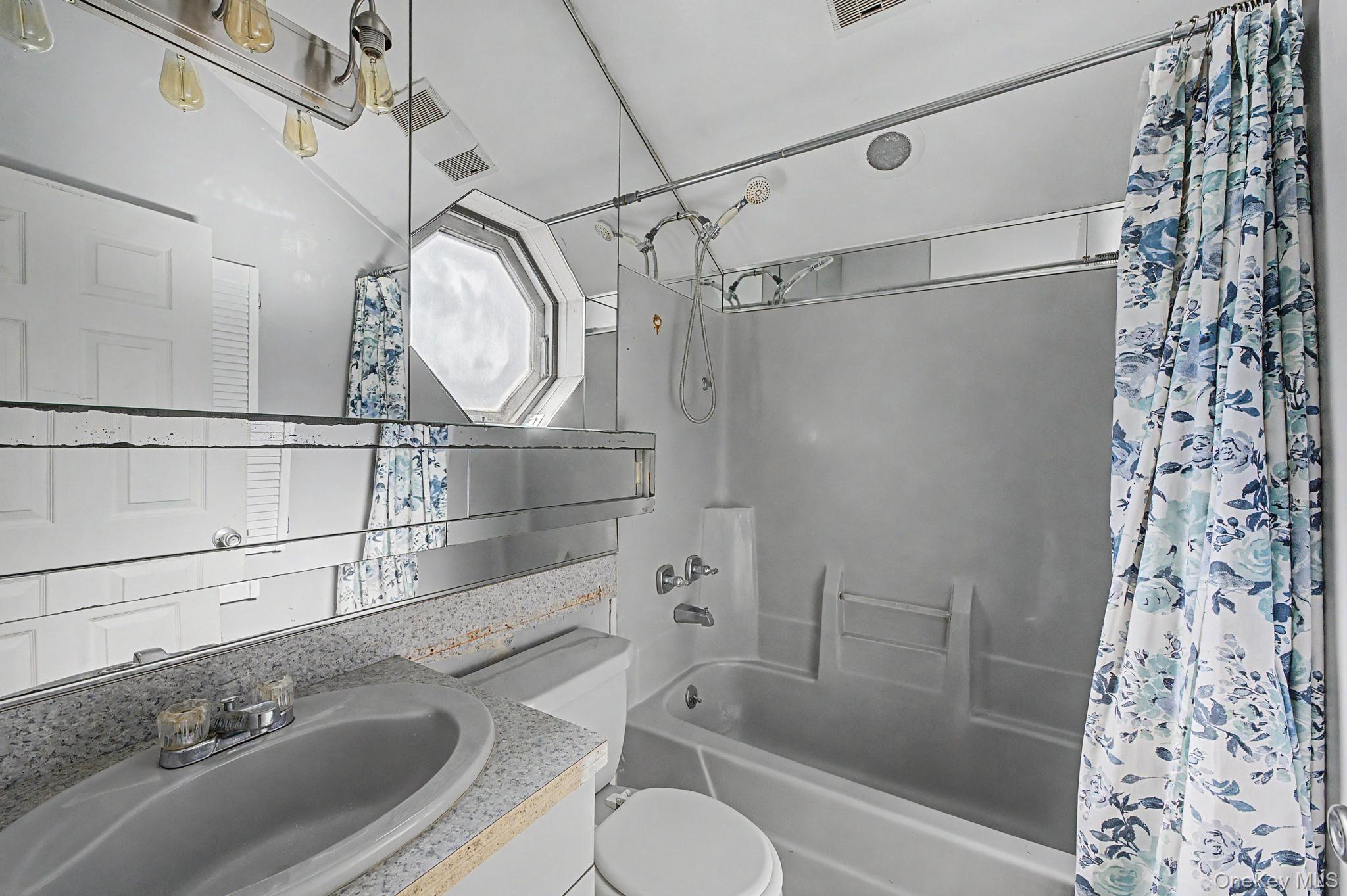 20 Richmond Boulevard Property Photo 33