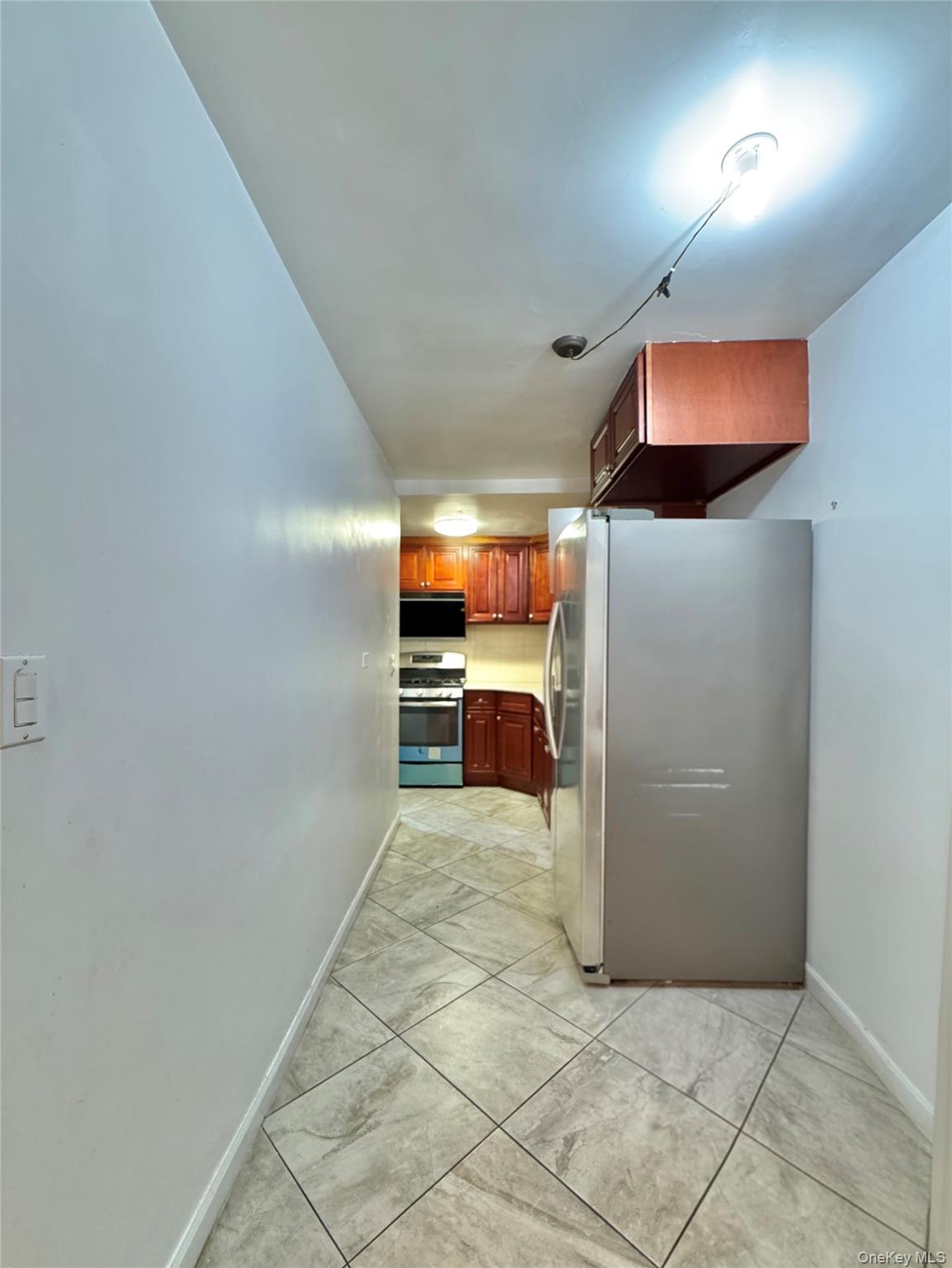85-14 Broadway 1k Property Photo 3