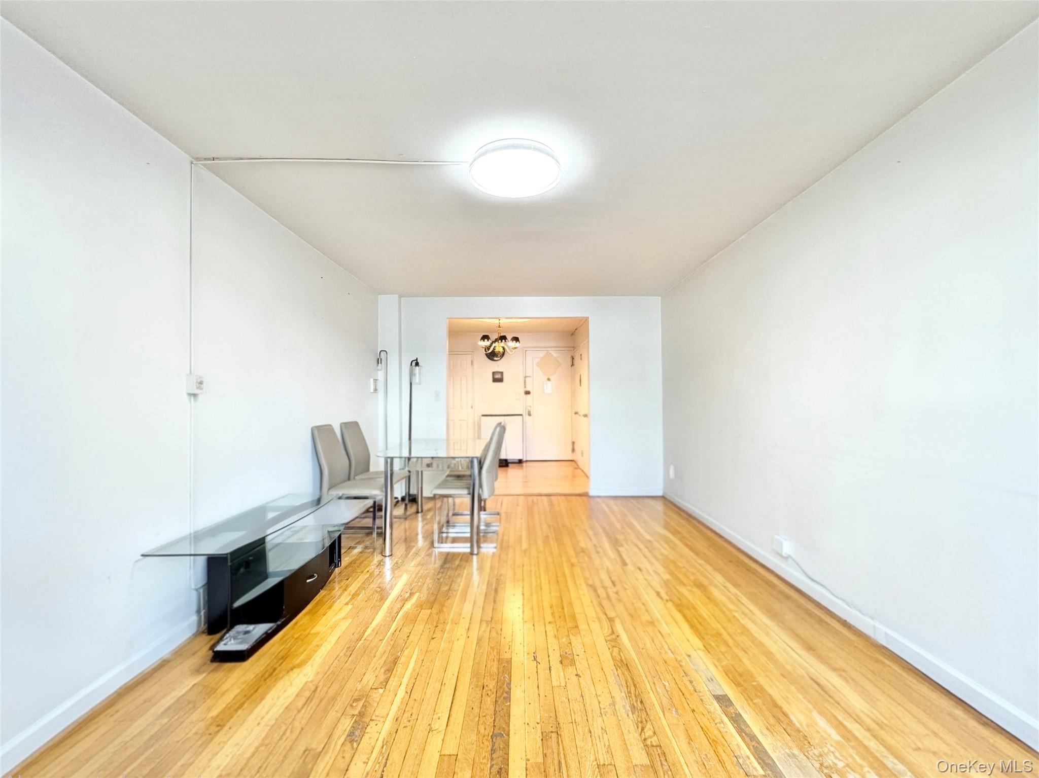 85-14 Broadway 1k Property Photo 6