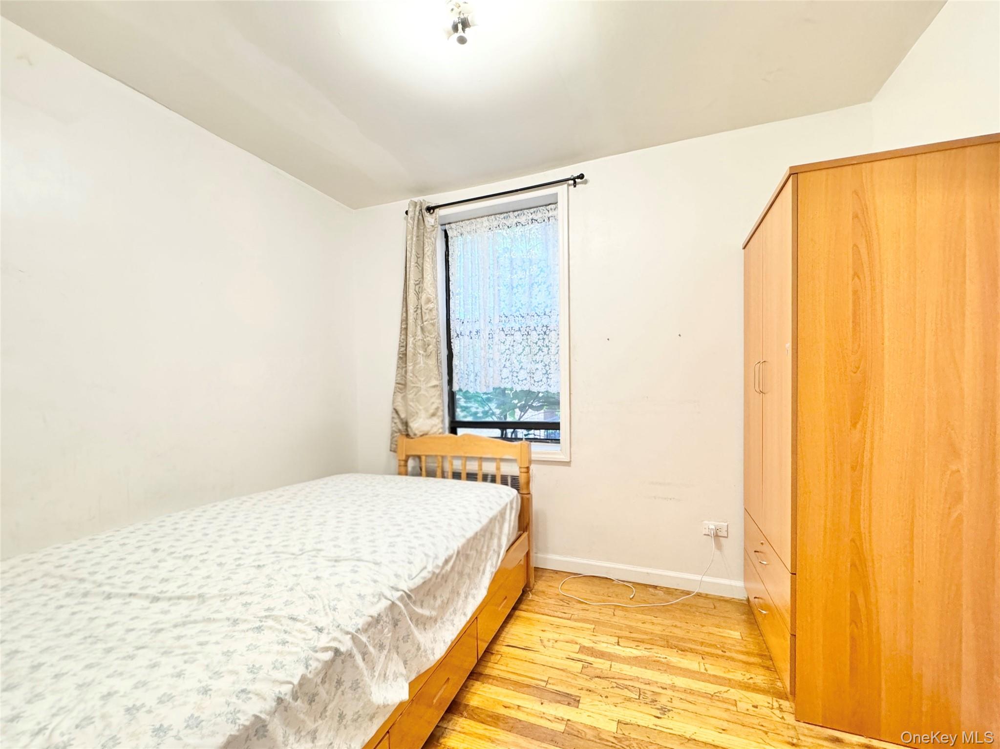 85-14 Broadway 1k Property Photo 8