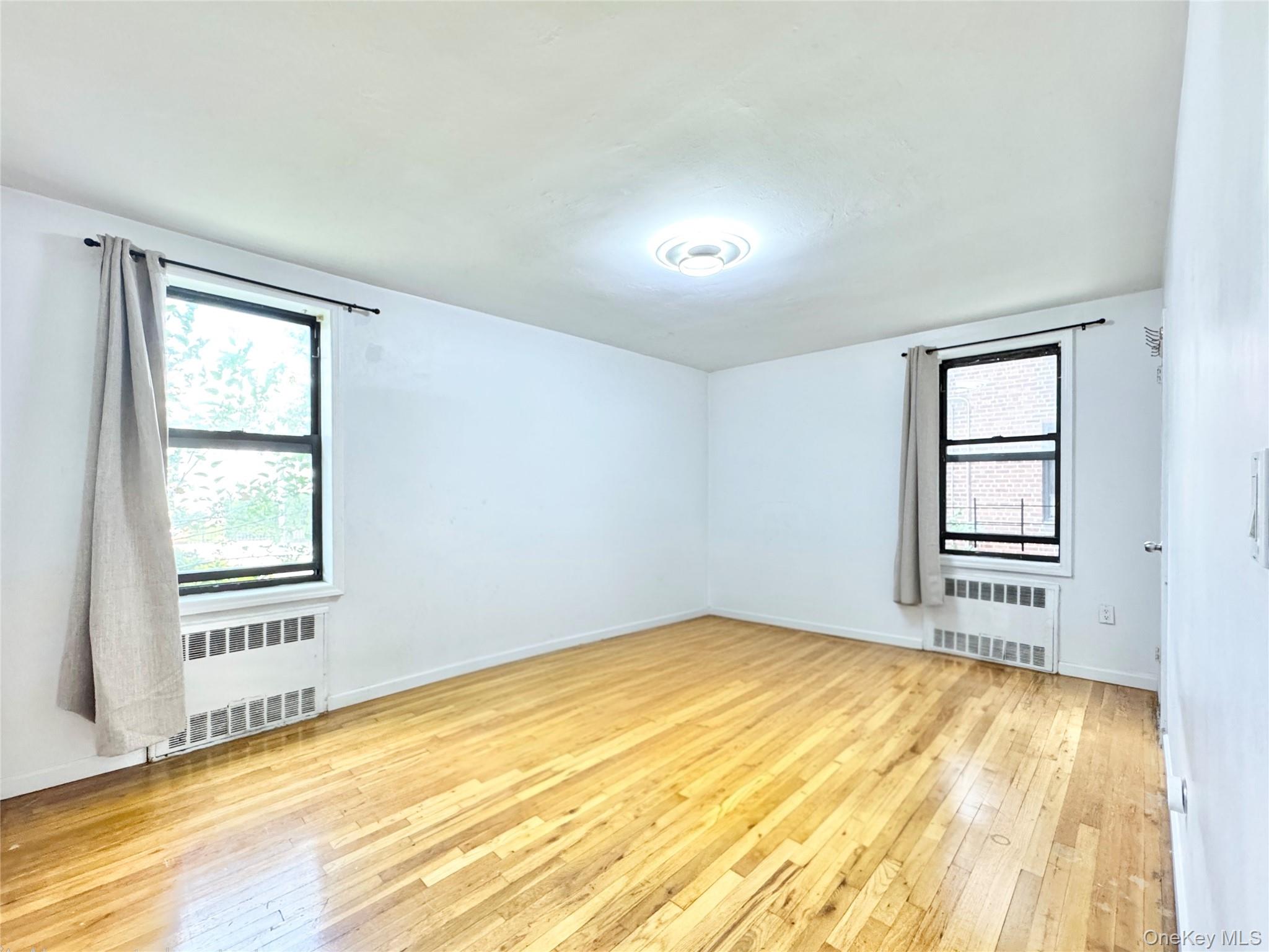 85-14 Broadway 1k Property Photo 10