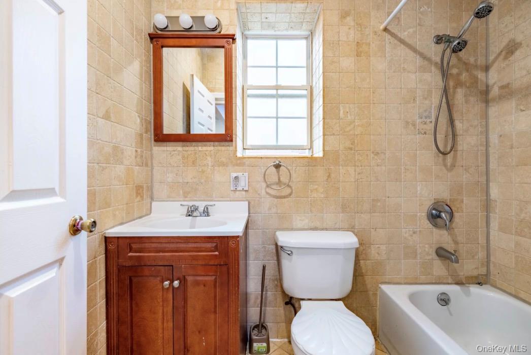 1496 Hicks Street Property Photo 13