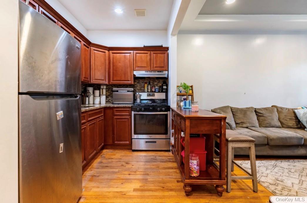 1496 Hicks Street Property Photo 17
