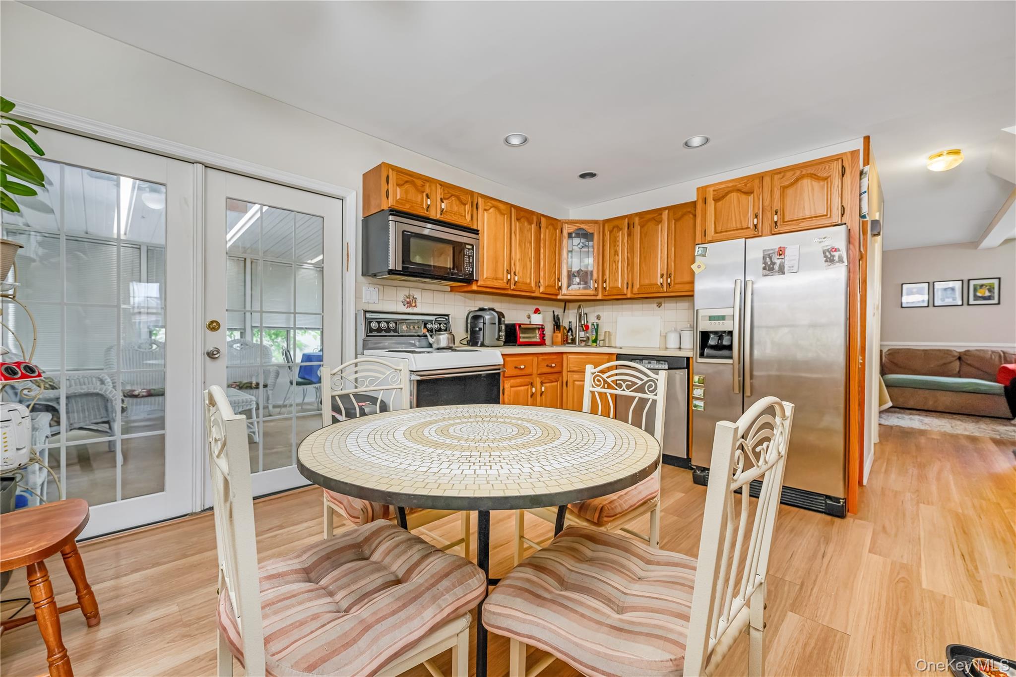 407 Sheridan Boulevard Property Photo 8