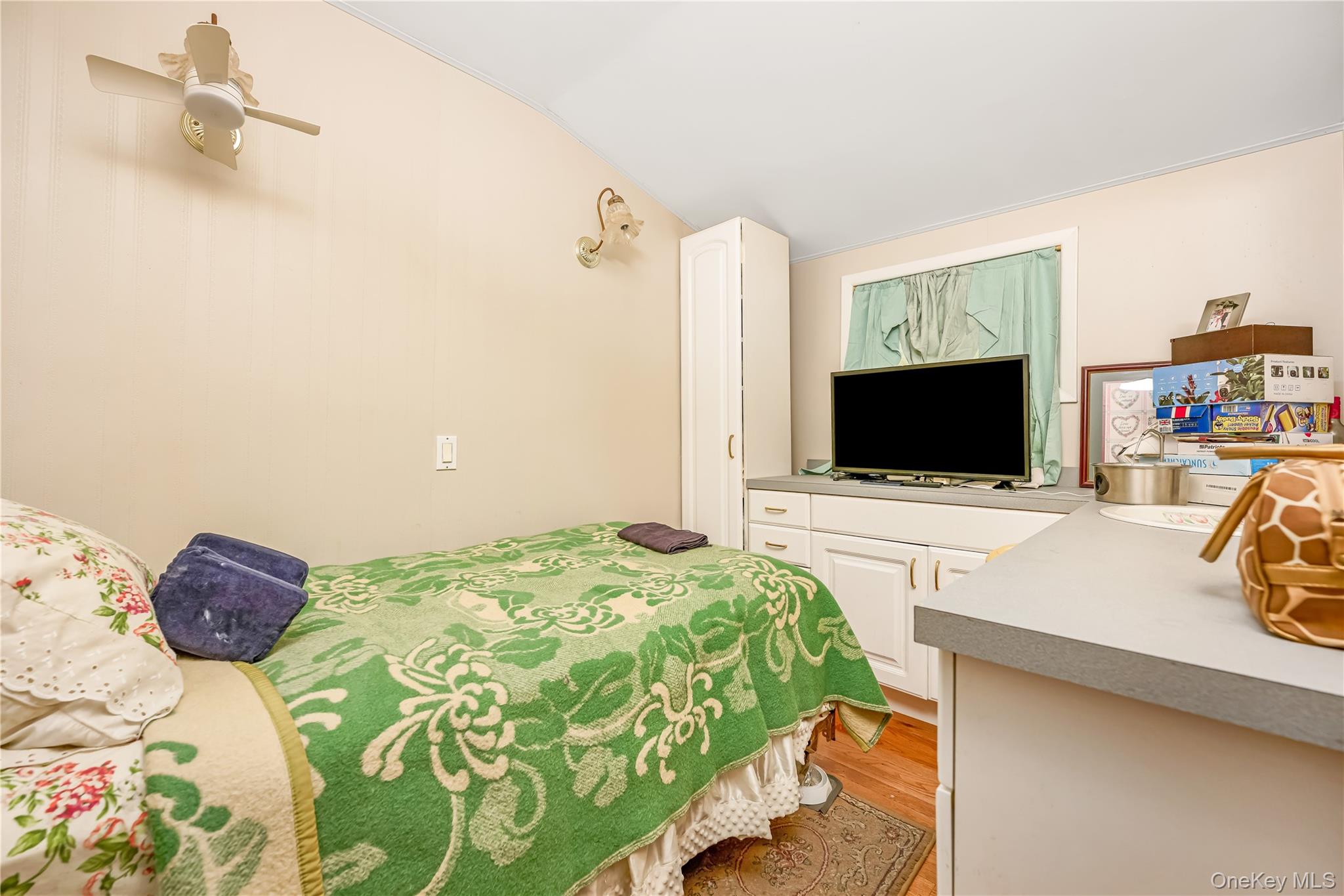 407 Sheridan Boulevard Property Photo 15