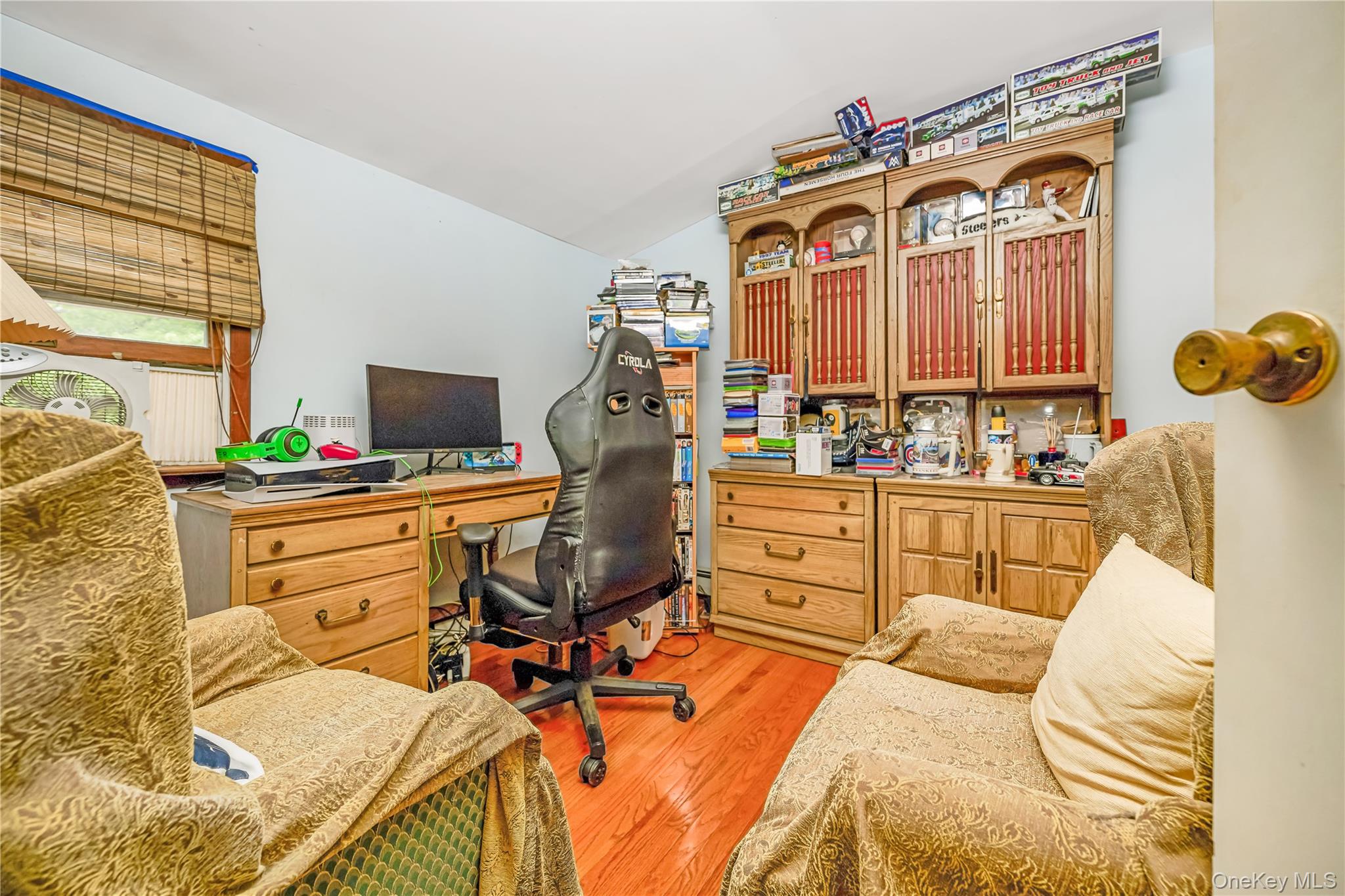 407 Sheridan Boulevard Property Photo 17