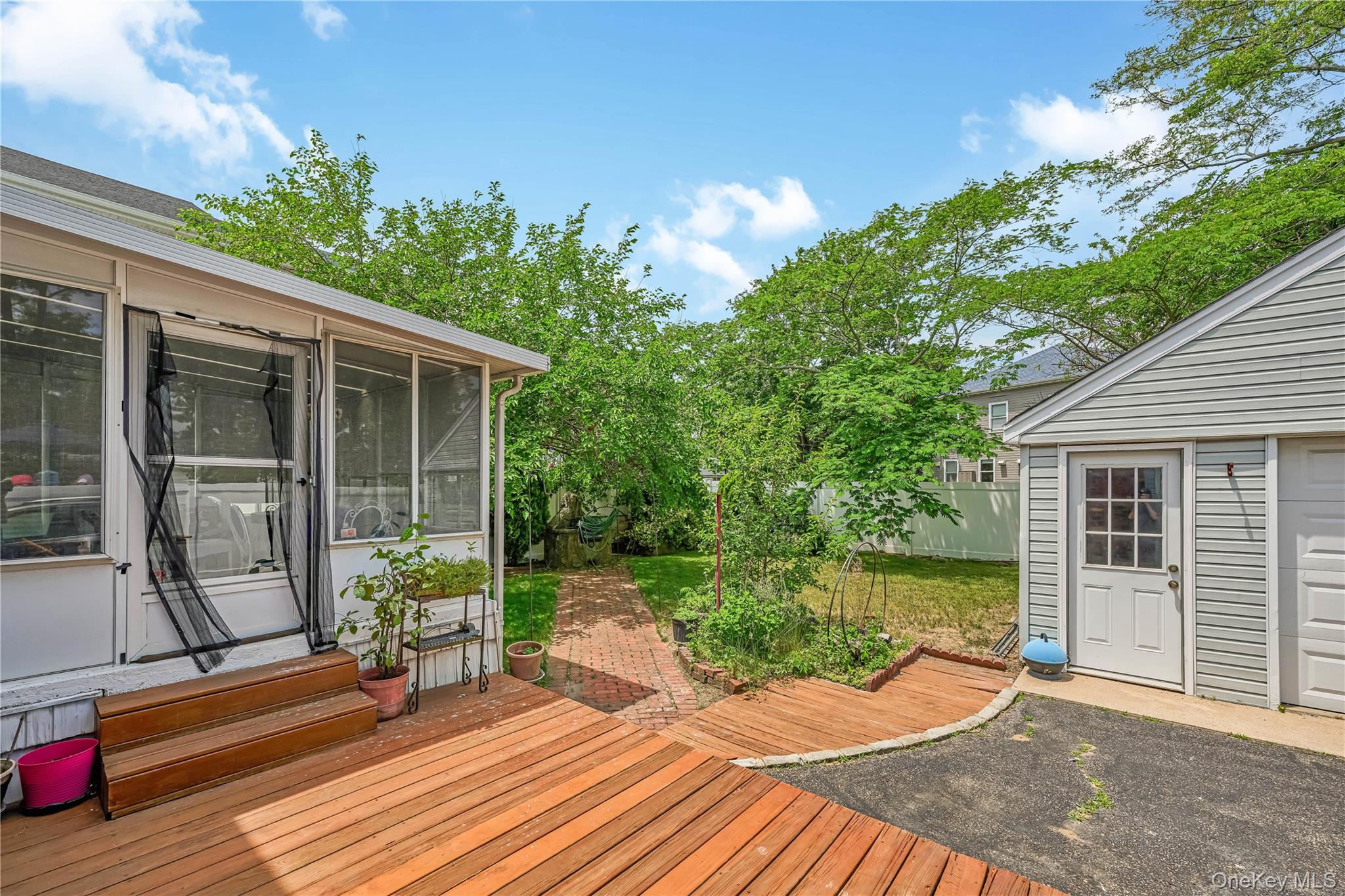 407 Sheridan Boulevard Property Photo 21