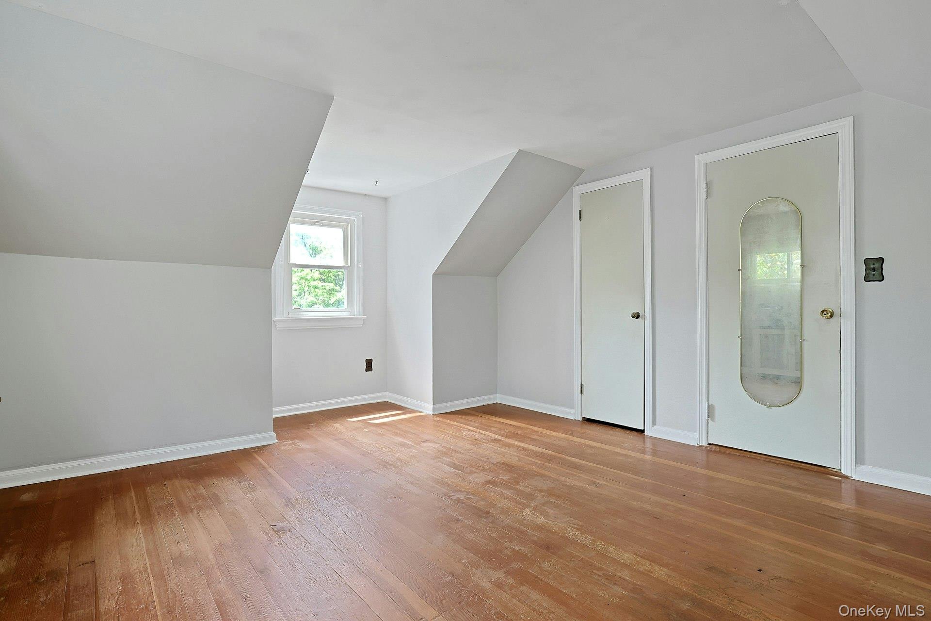 445 E Sunnyside Lane Property Photo 13