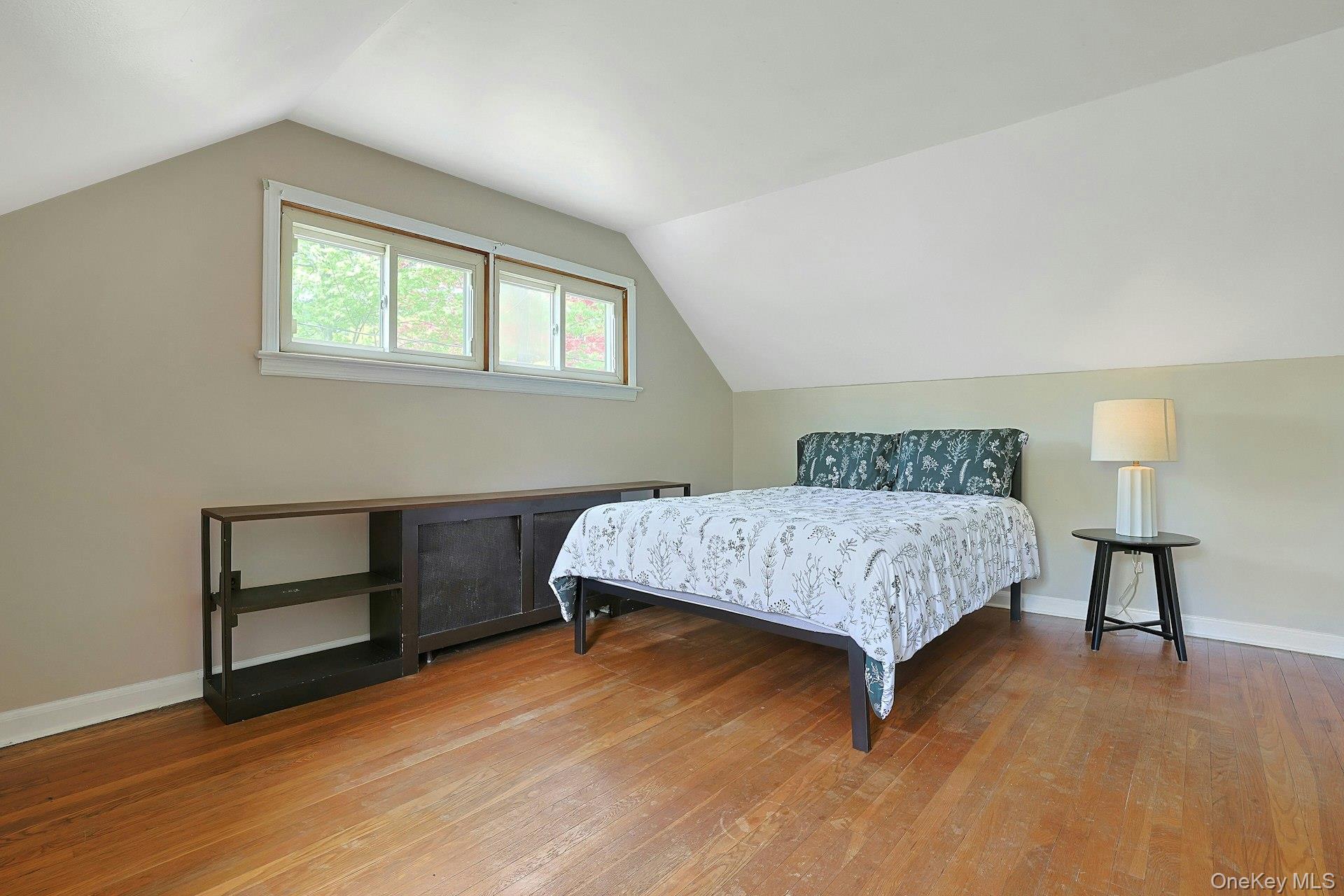 445 E Sunnyside Lane Property Photo 15