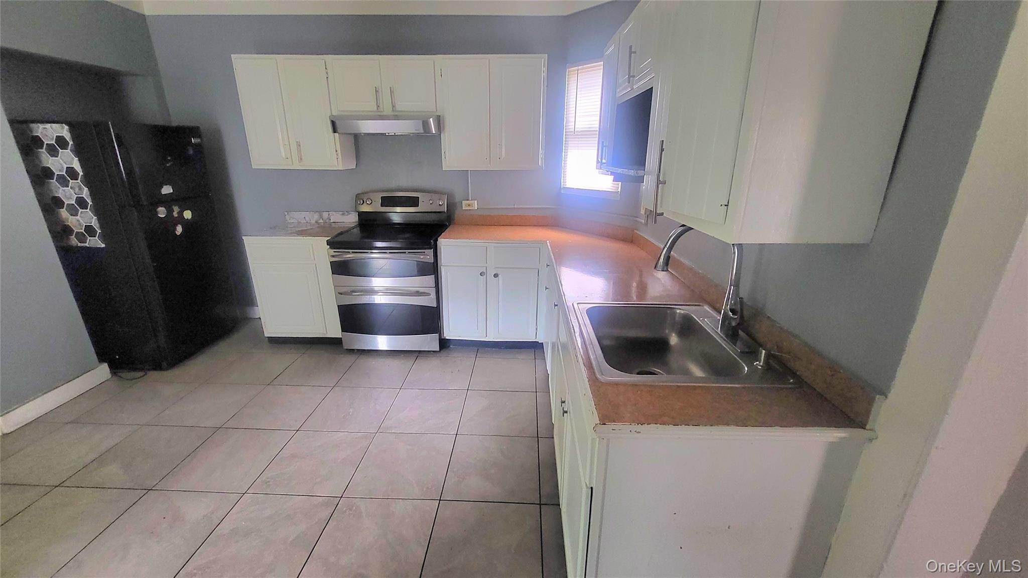 338 Mansion Street Property Photo 10