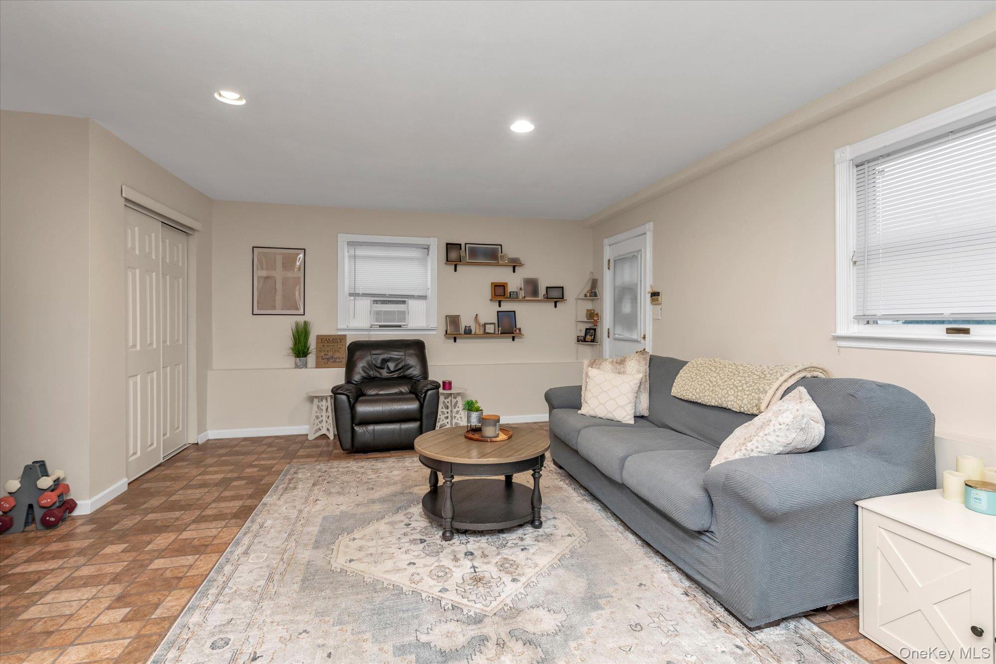 3166 Perry Avenue Property Photo 14