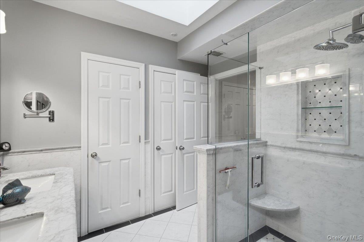 606 Fox Hill Drive Property Photo 16