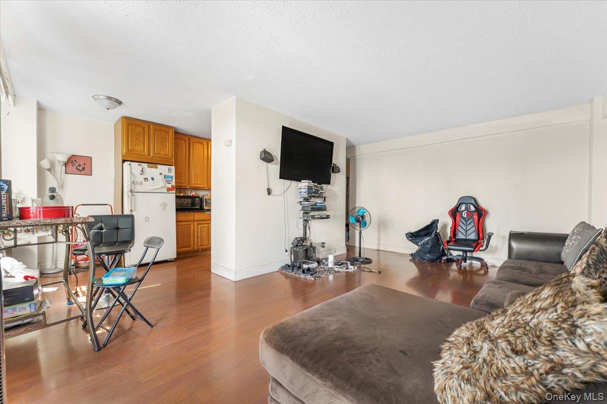 825 Morrison Avenue 16a Property Photo 3