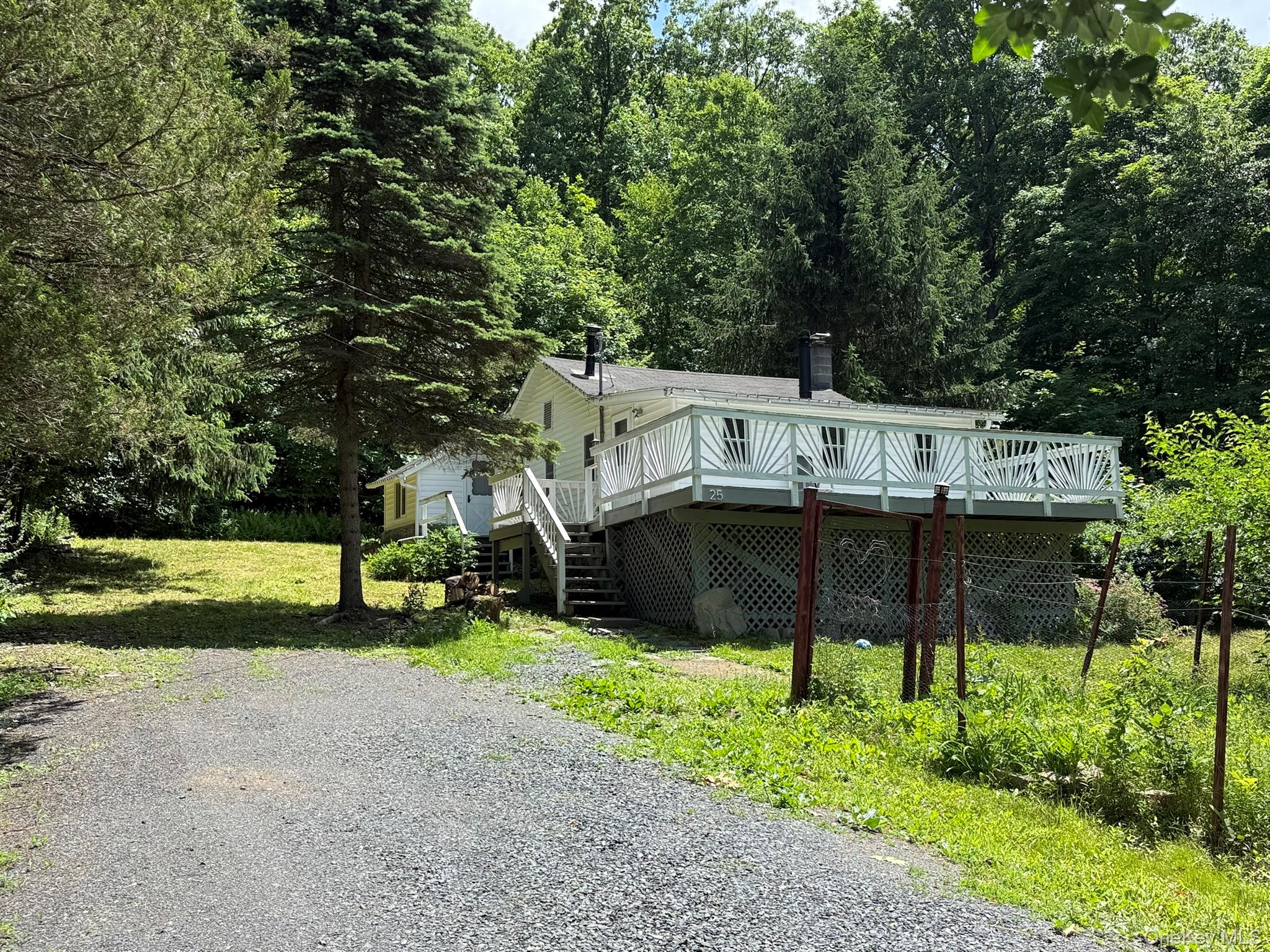 25 Gloria Trail Property Photo 1
