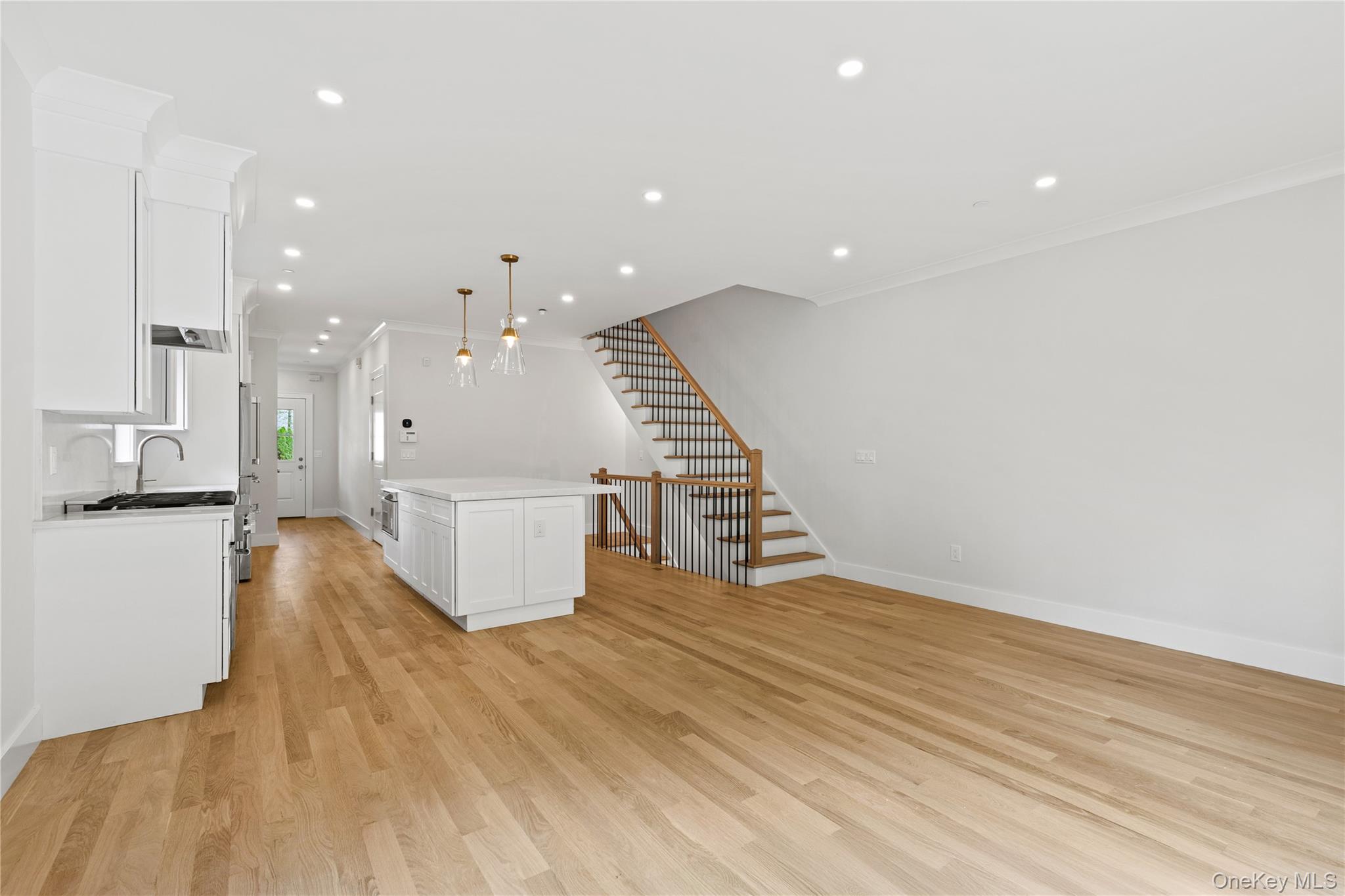 86 B Maple Avenue Property Photo 3