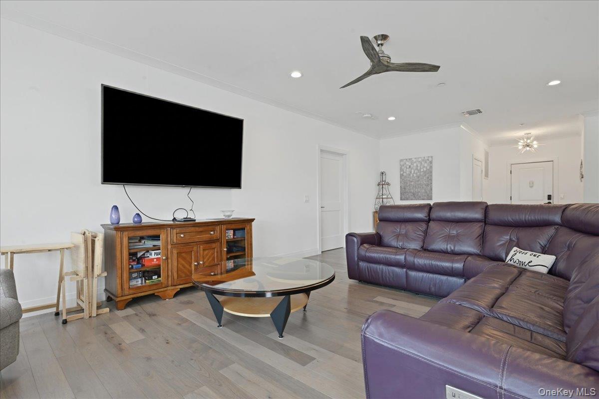 33204 Spruce Pond Circle Property Photo 4