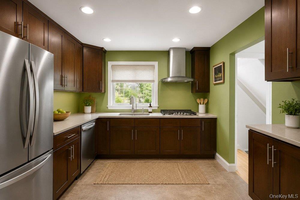 12847 233rd Street Property Photo 5