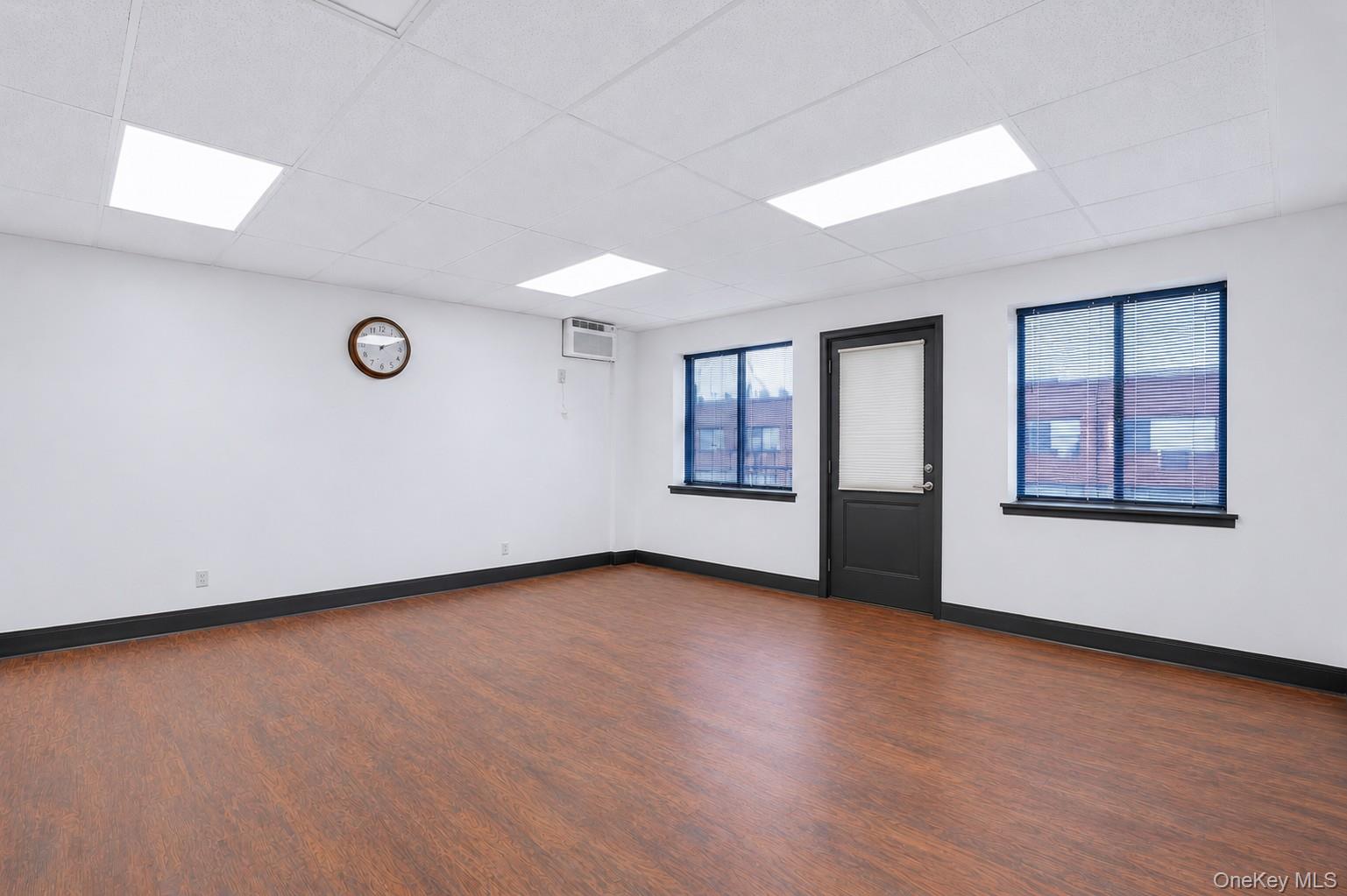 118 Grand Street Property Photo 6