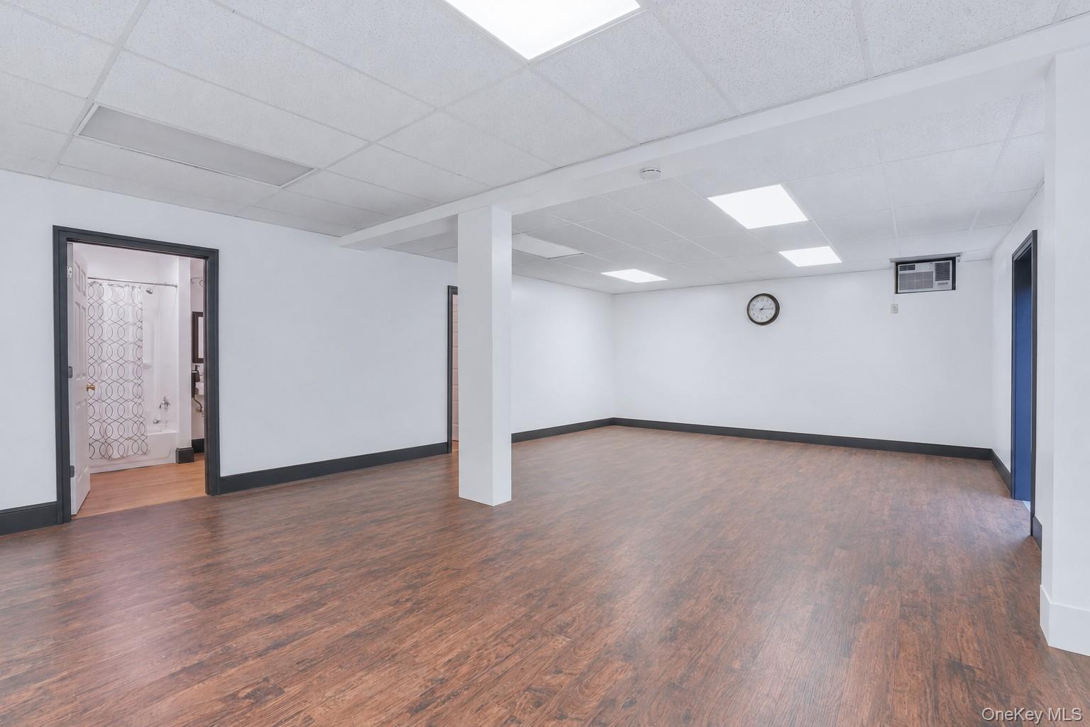 118 Grand Street Property Photo 8