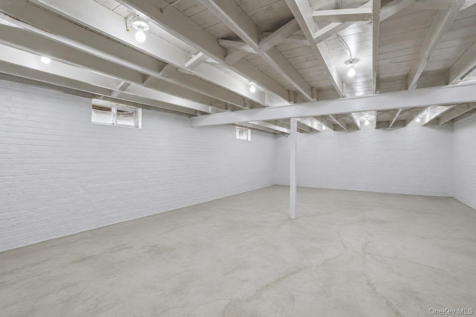 118 Grand Street Property Photo 14