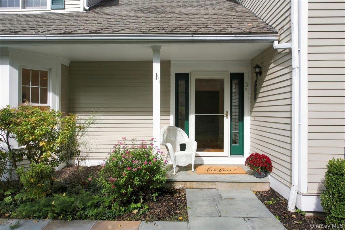 34 Old Town Crossing Property Photo 3