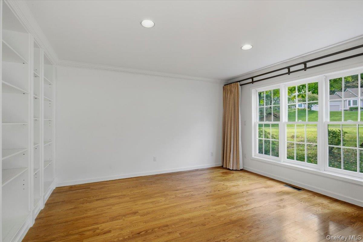 34 Old Town Crossing Property Photo 6