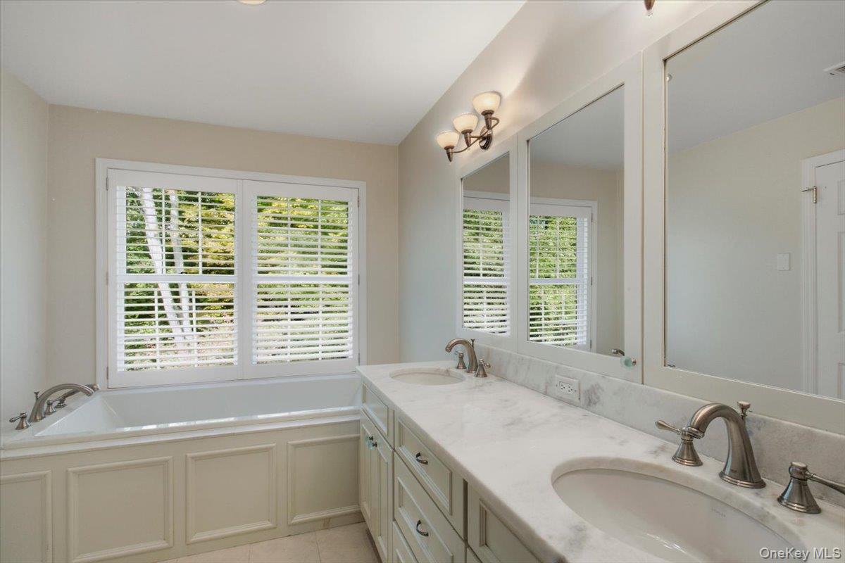 34 Old Town Crossing Property Photo 21