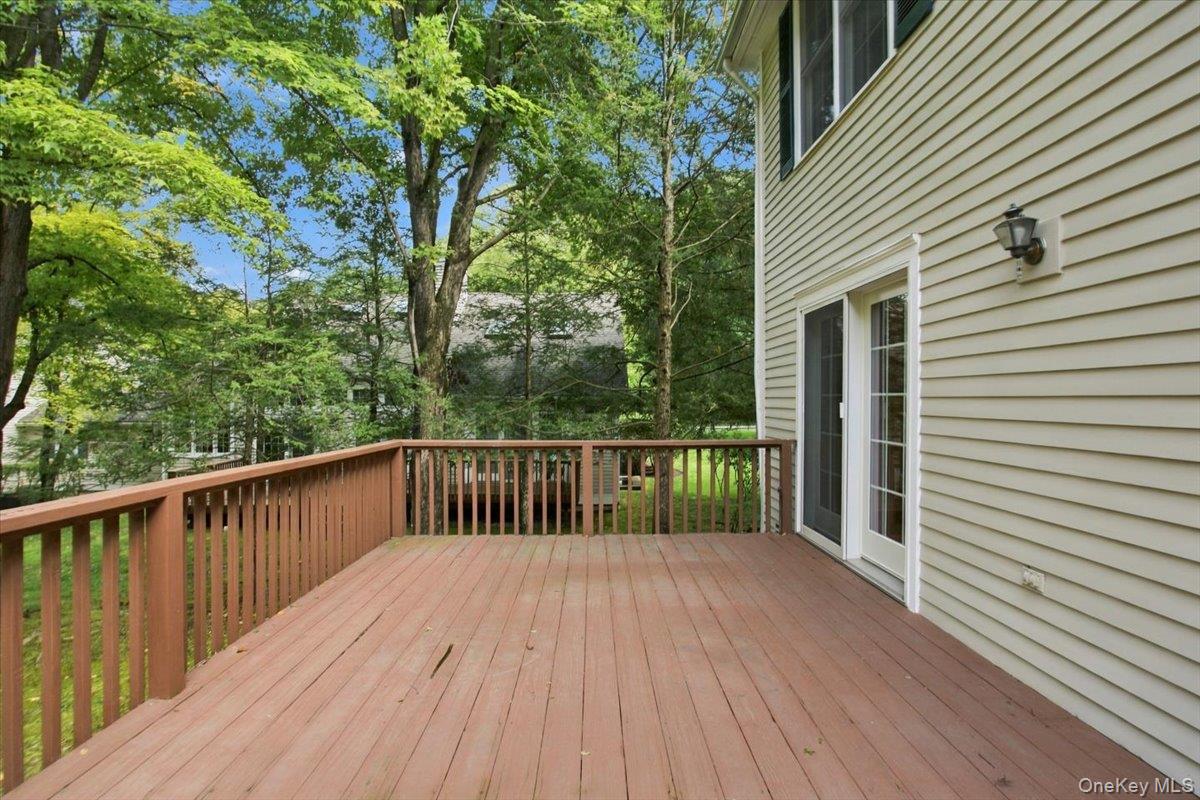 34 Old Town Crossing Property Photo 29