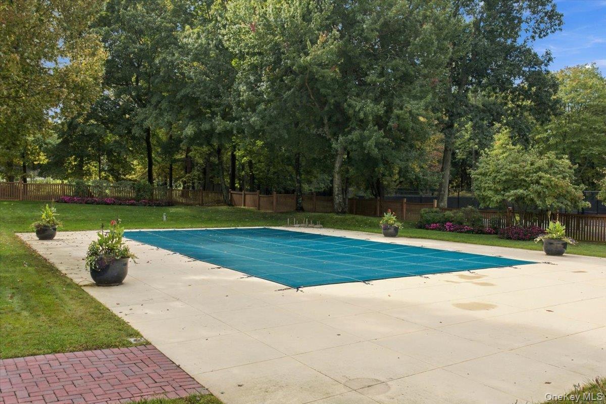 34 Old Town Crossing Property Photo 32