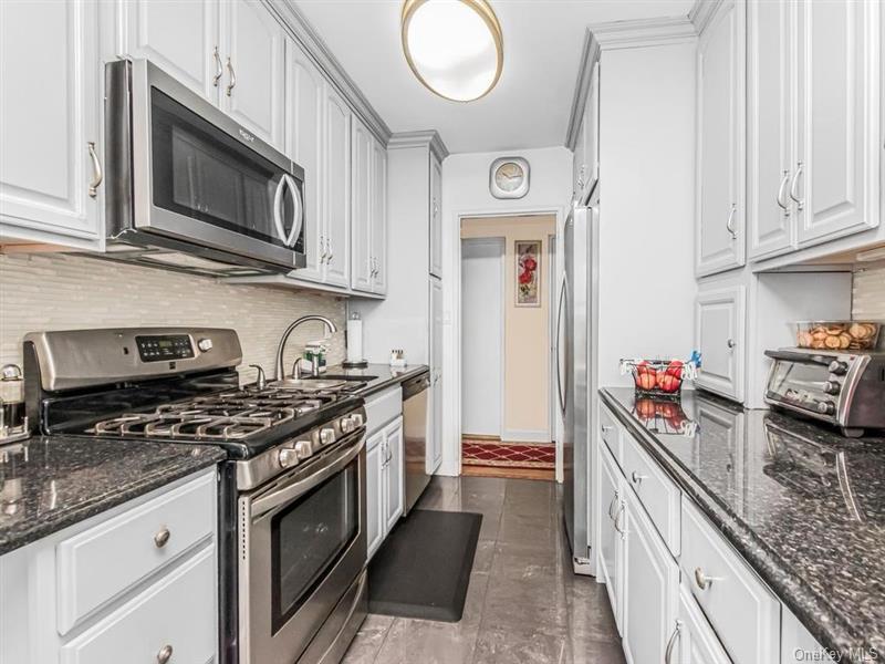 3530 Henry Hudson Parkway 5b Property Photo 8