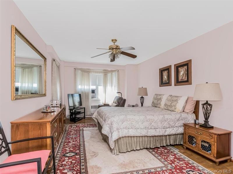 3530 Henry Hudson Parkway 5b Property Photo 9