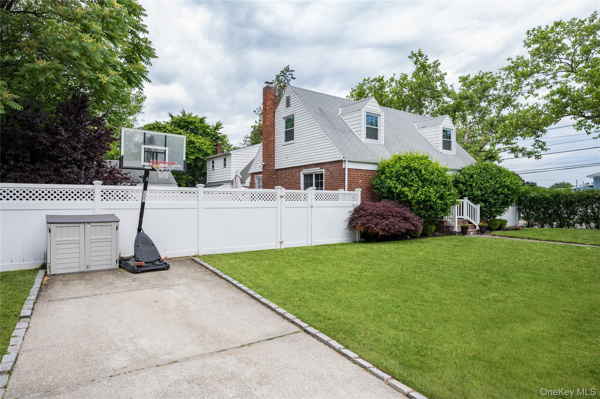1030 North Drive Property Photo 3
