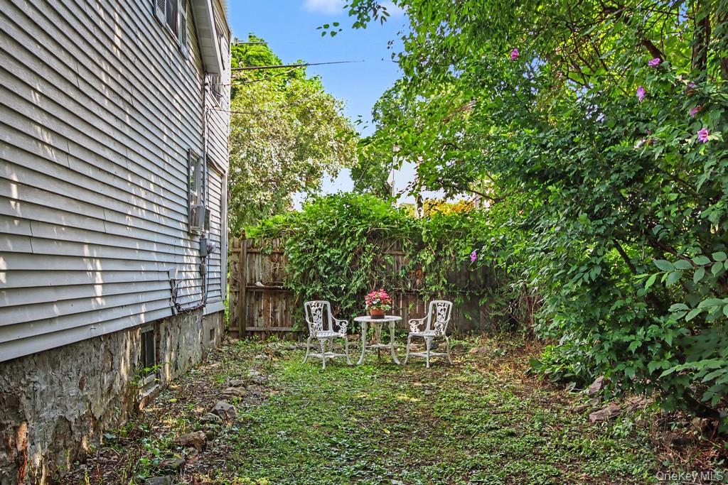 219 E Main Street Property Photo 23