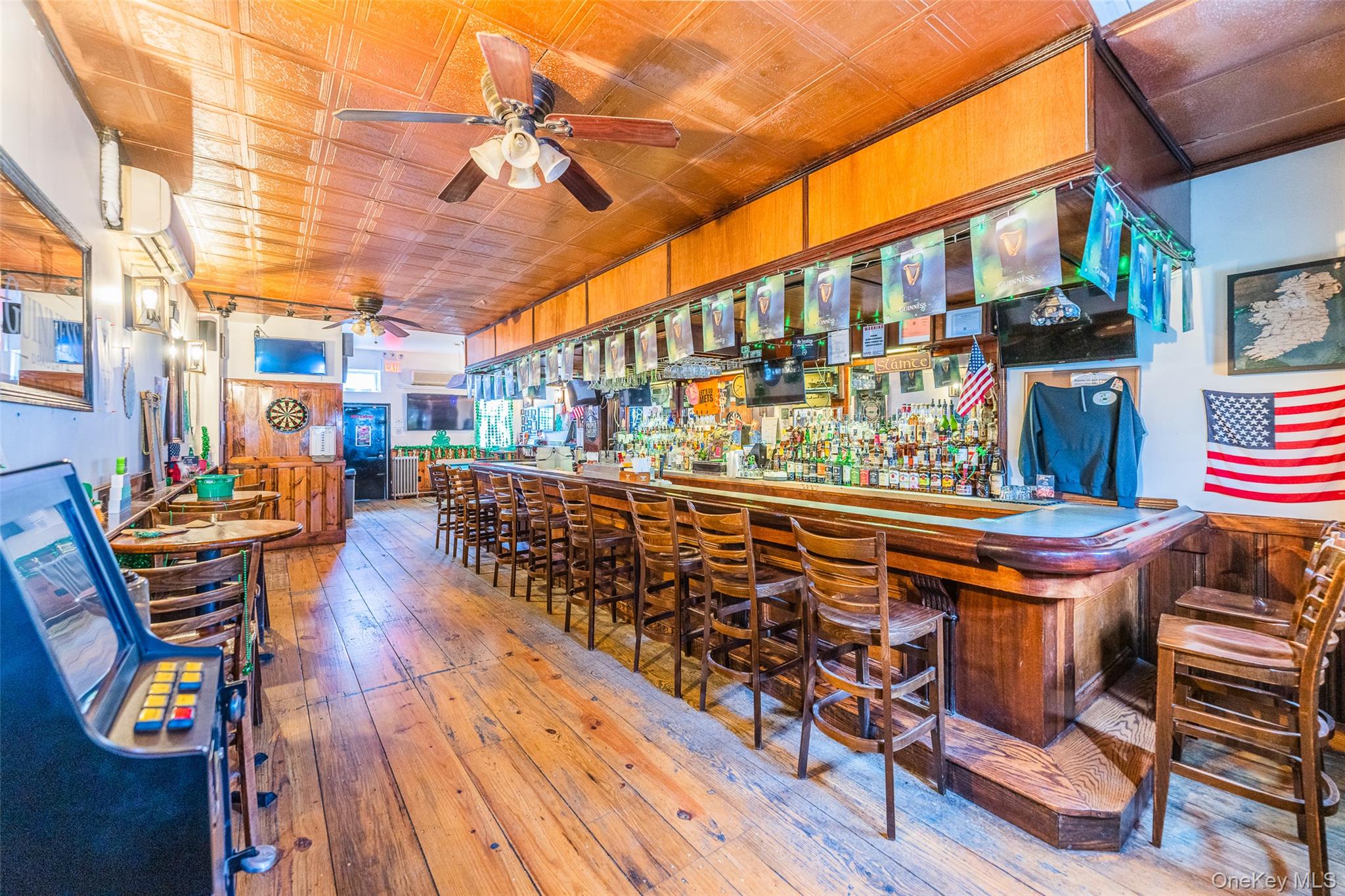 16904 Crocheron Avenue Property Photo 4