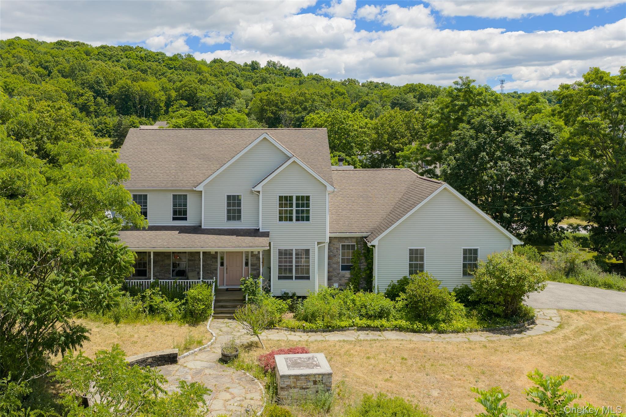 31 Hartstone Drive Property Photo 1