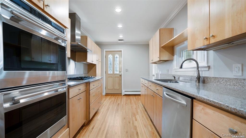 46 Laurel Avenue Property Photo 3